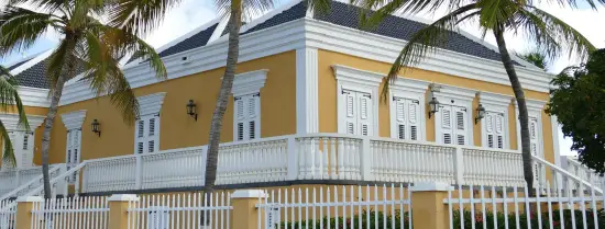 Bonaire yellow house