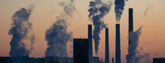 Uitstoot van fabrieken.